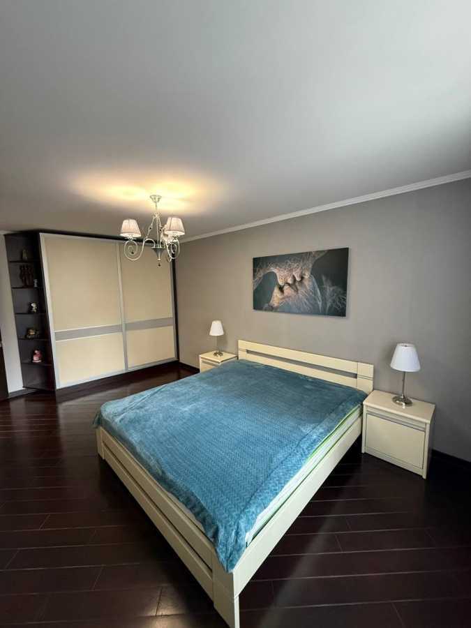 Продаж 2-кімнатної квартири 70.6 м², Гладківська вул., 1/7
