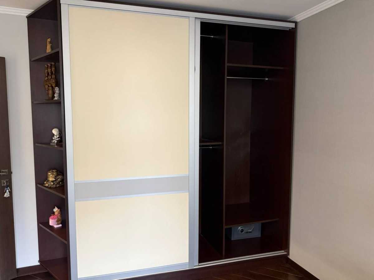 Продаж 2-кімнатної квартири 70.6 м², Гладківська вул., 1/7