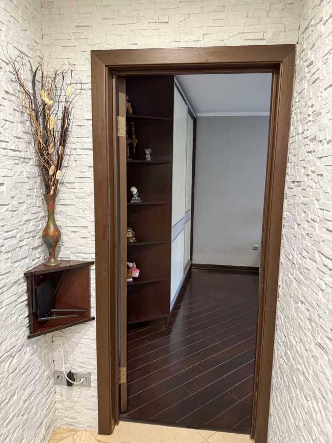 Продаж 2-кімнатної квартири 70.6 м², Гладківська вул., 1/7