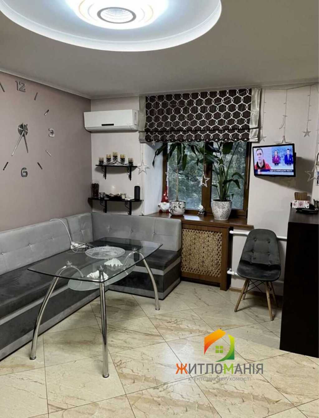 Продаж 2-кімнатної квартири 70.6 м², Гладківська вул., 1/7