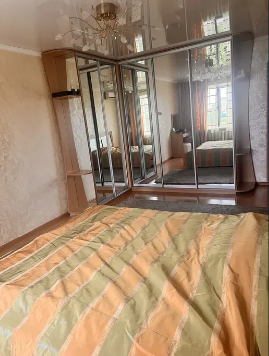 Продажа 4-комнатной квартиры 72 м², Краснова ул.