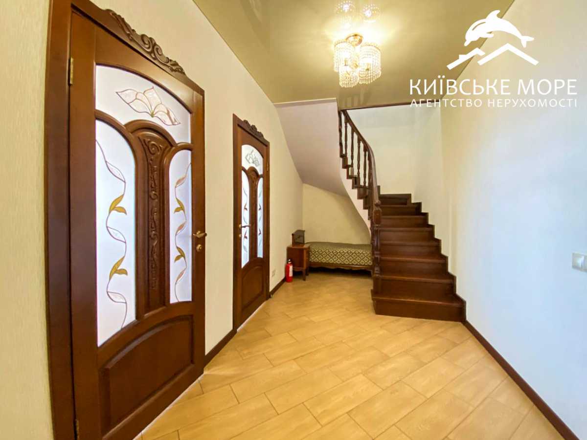 Аренда 4-комнатной квартиры 131 м², Воскресенская ул., 14Б