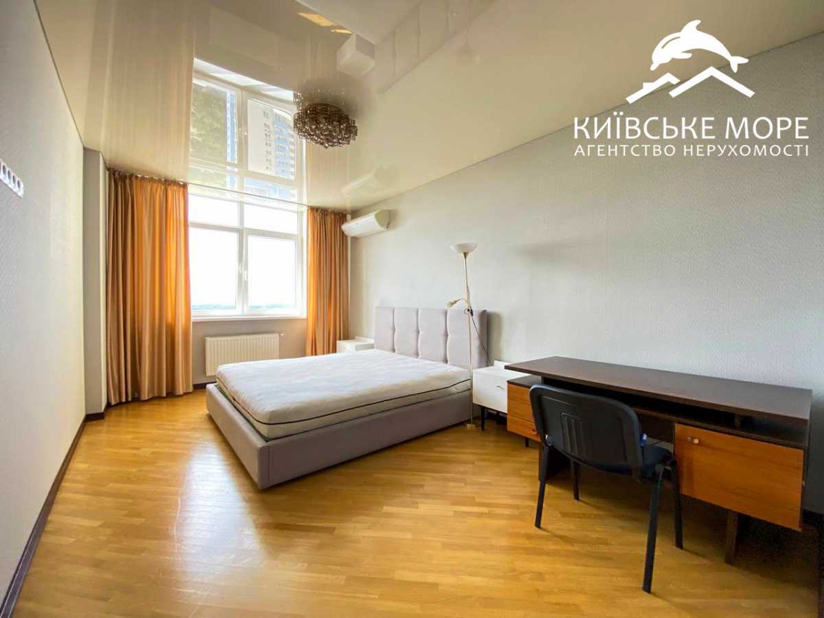 Аренда 4-комнатной квартиры 131 м², Воскресенская ул., 14Б