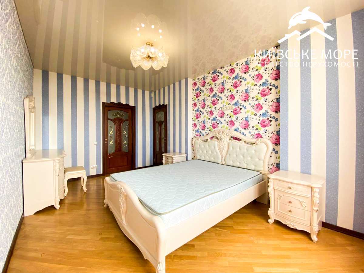 Аренда 4-комнатной квартиры 131 м², Воскресенская ул., 14Б