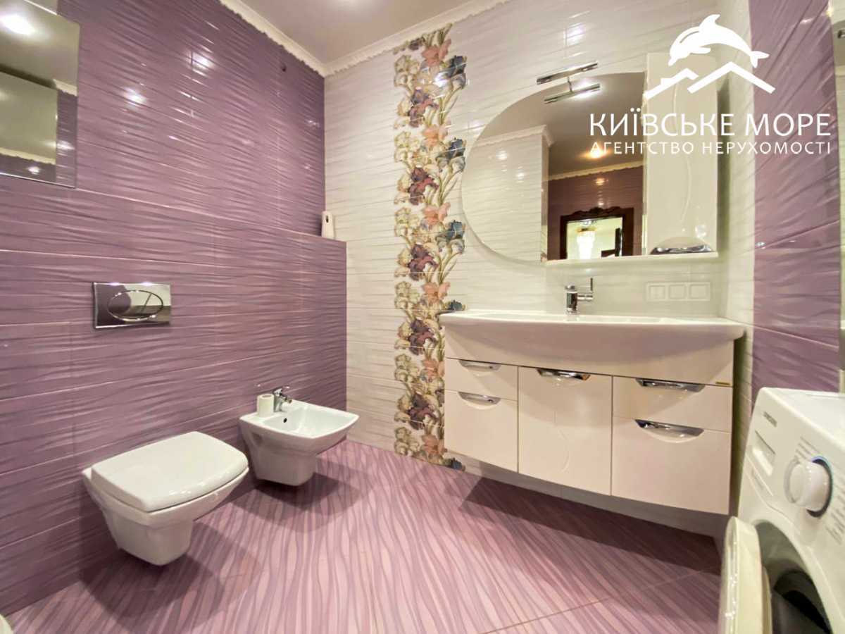 Аренда 4-комнатной квартиры 131 м², Воскресенская ул., 14Б
