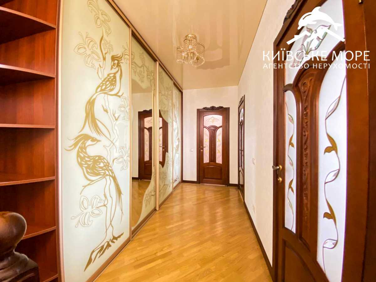 Аренда 4-комнатной квартиры 131 м², Воскресенская ул., 14Б