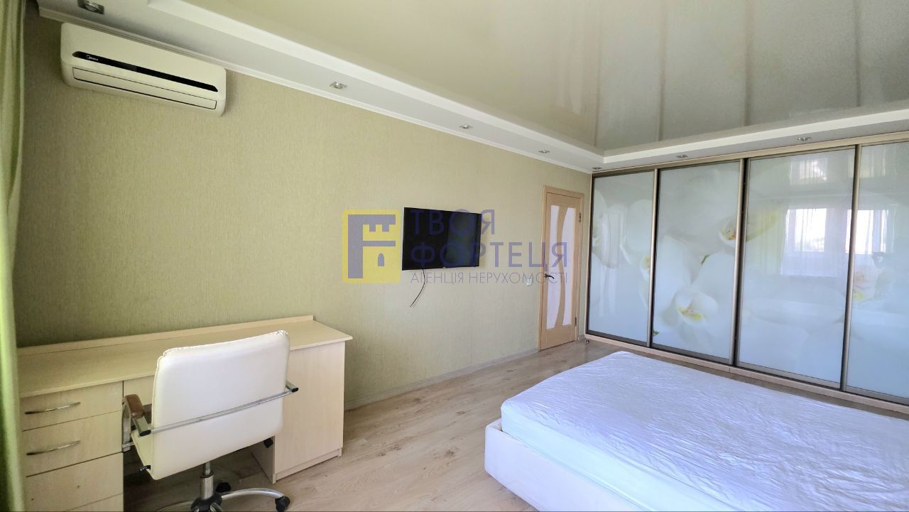 Продаж 2-кімнатної квартири 58 м², Краснопільська вул.