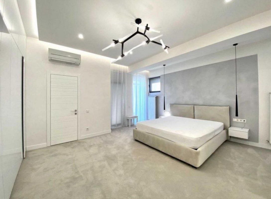 Оренда будинку 420 м², Костанді вул., 55