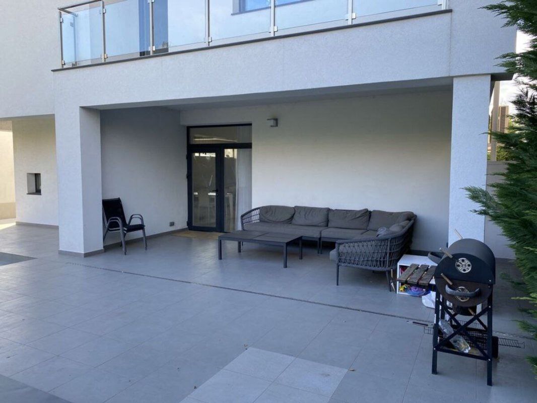 Оренда будинку 420 м², Костанді вул., 55