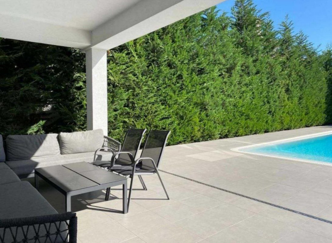 Оренда будинку 420 м², Костанді вул., 55