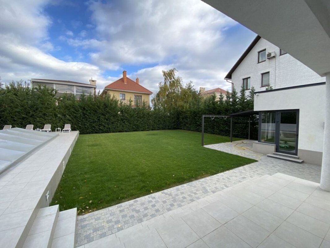 Оренда будинку 420 м², Костанді вул., 55