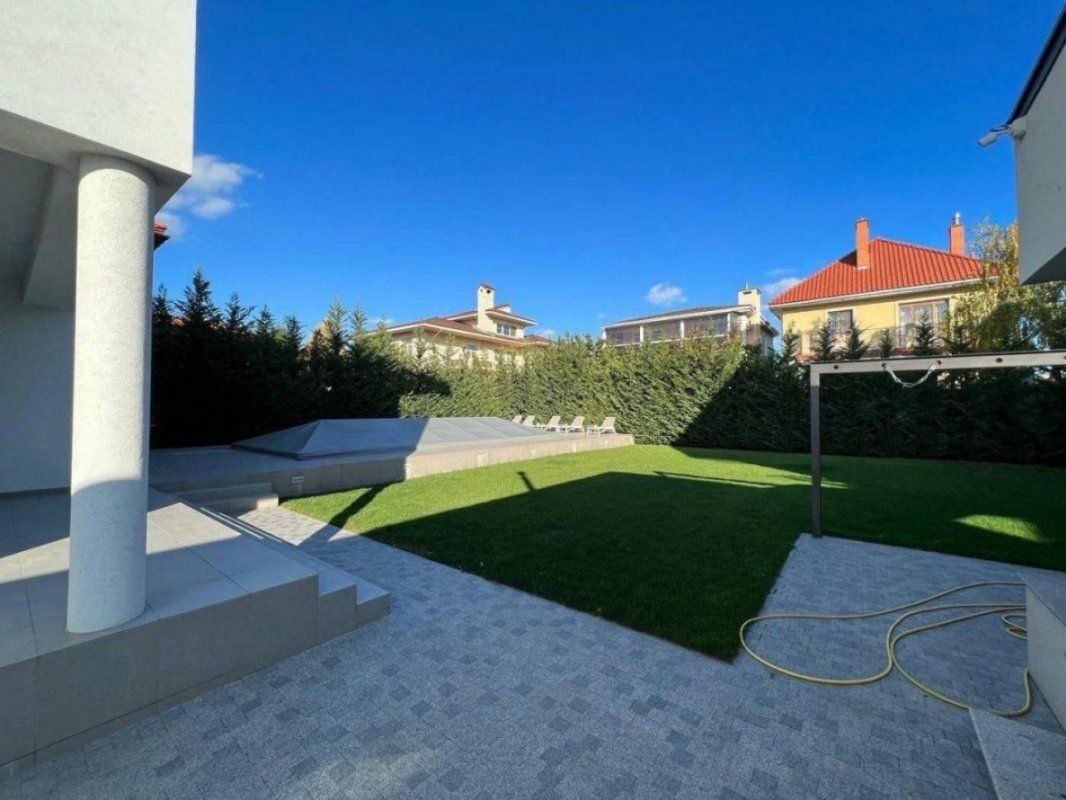 Оренда будинку 420 м², Костанді вул., 55