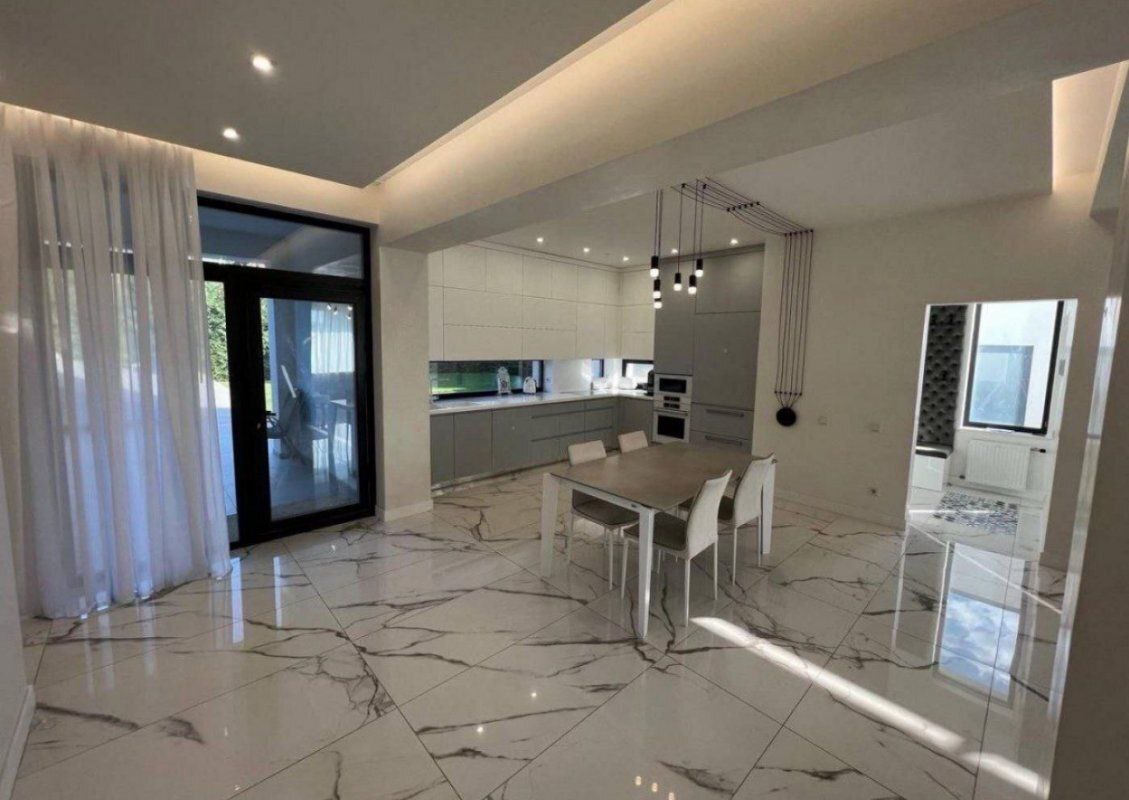 Оренда будинку 420 м², Костанді вул., 55