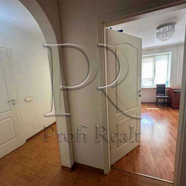Продажа 2-комнатной квартиры 58 м², Новаторов ул., 22В