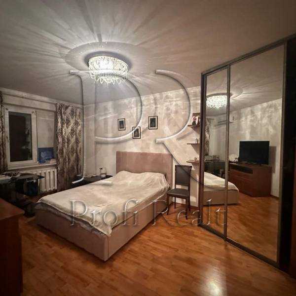 Продажа 2-комнатной квартиры 58 м², Новаторов ул., 22В