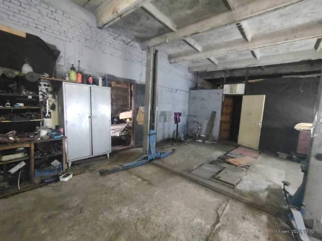 Продаж гаража 132 м², Пухівська вул., 2