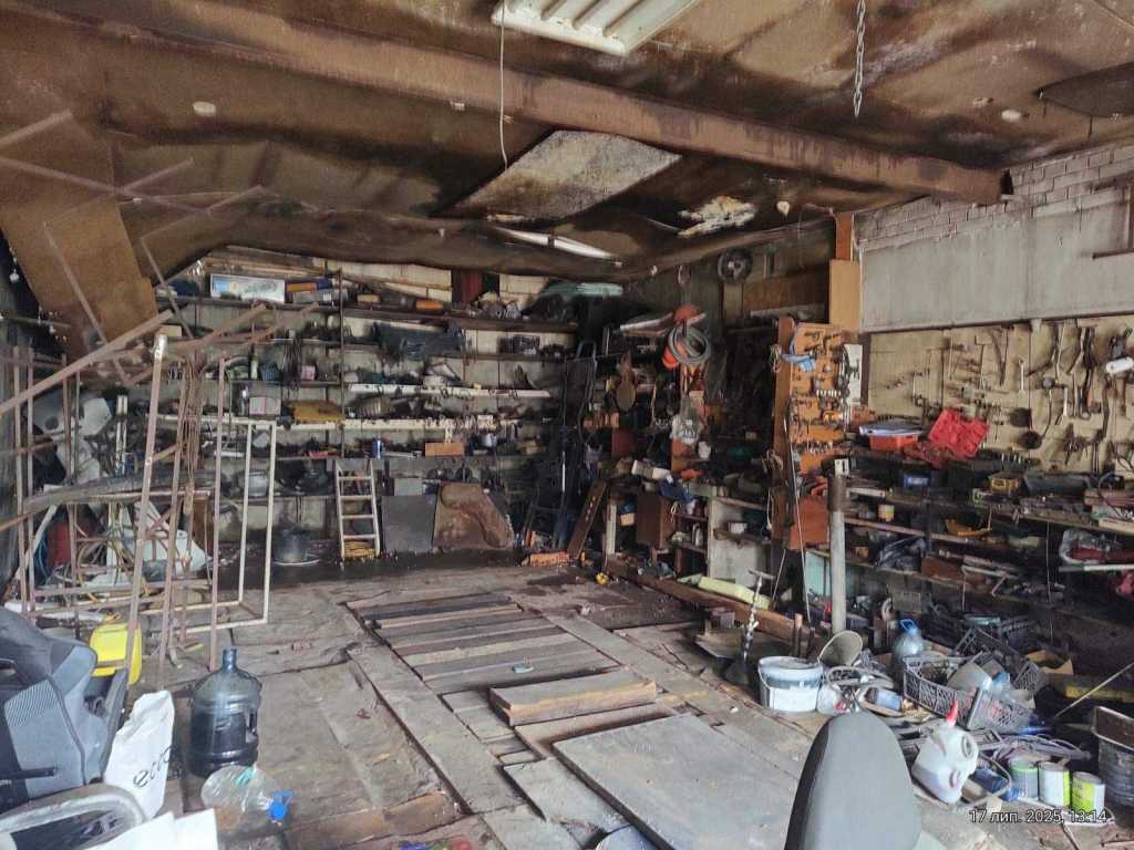 Продаж гаража 132 м², Пухівська вул., 2