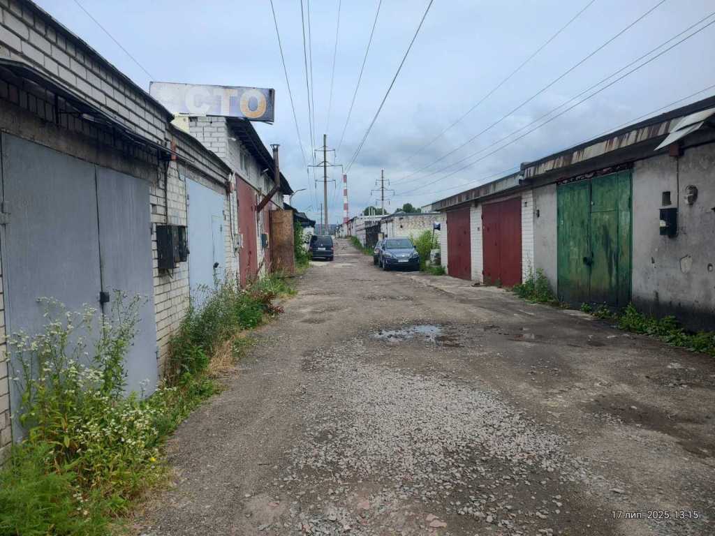 Продаж гаража 132 м², Пухівська вул., 2