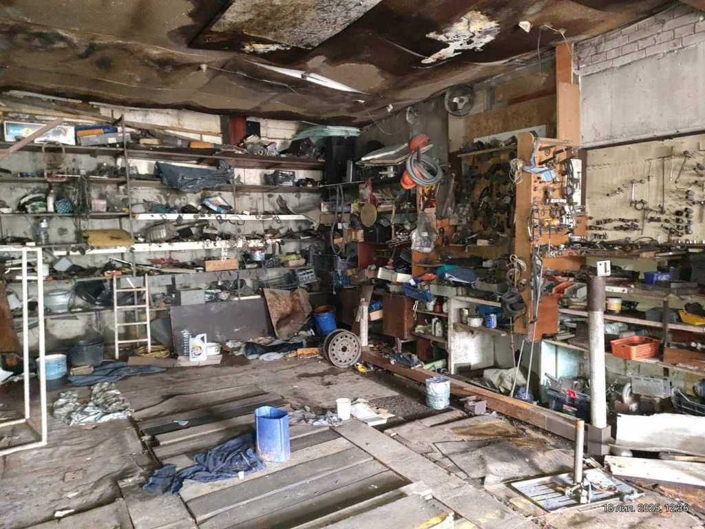 Продаж гаража 132 м², Пухівська вул., 2