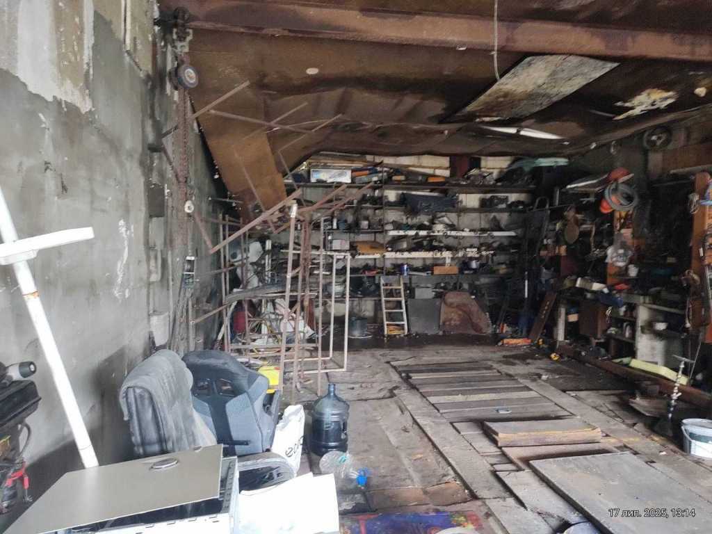 Продаж гаража 132 м², Пухівська вул., 2