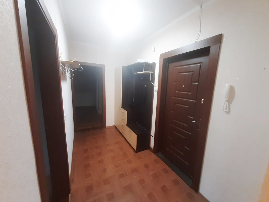 Продаж 2-кімнатної квартири 66 м², Академіка Глушкова просп., 9є