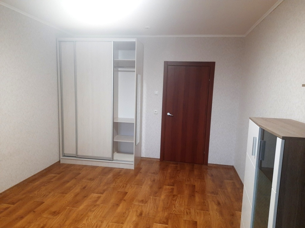 Продаж 2-кімнатної квартири 66 м², Академіка Глушкова просп., 9є