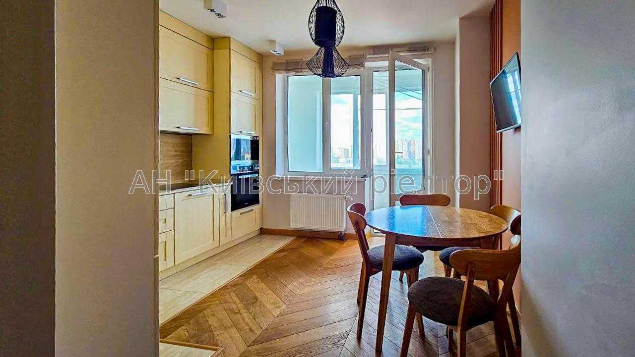 Продаж 3-кімнатної квартири 106.9 м², Голосіївський просп., 95А