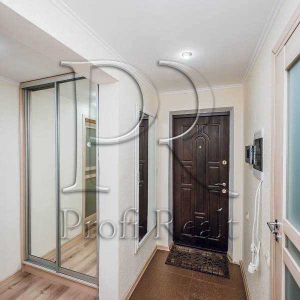 Продаж 3-кімнатної квартири 60 м², Академіка Туполєва вул., 16Б