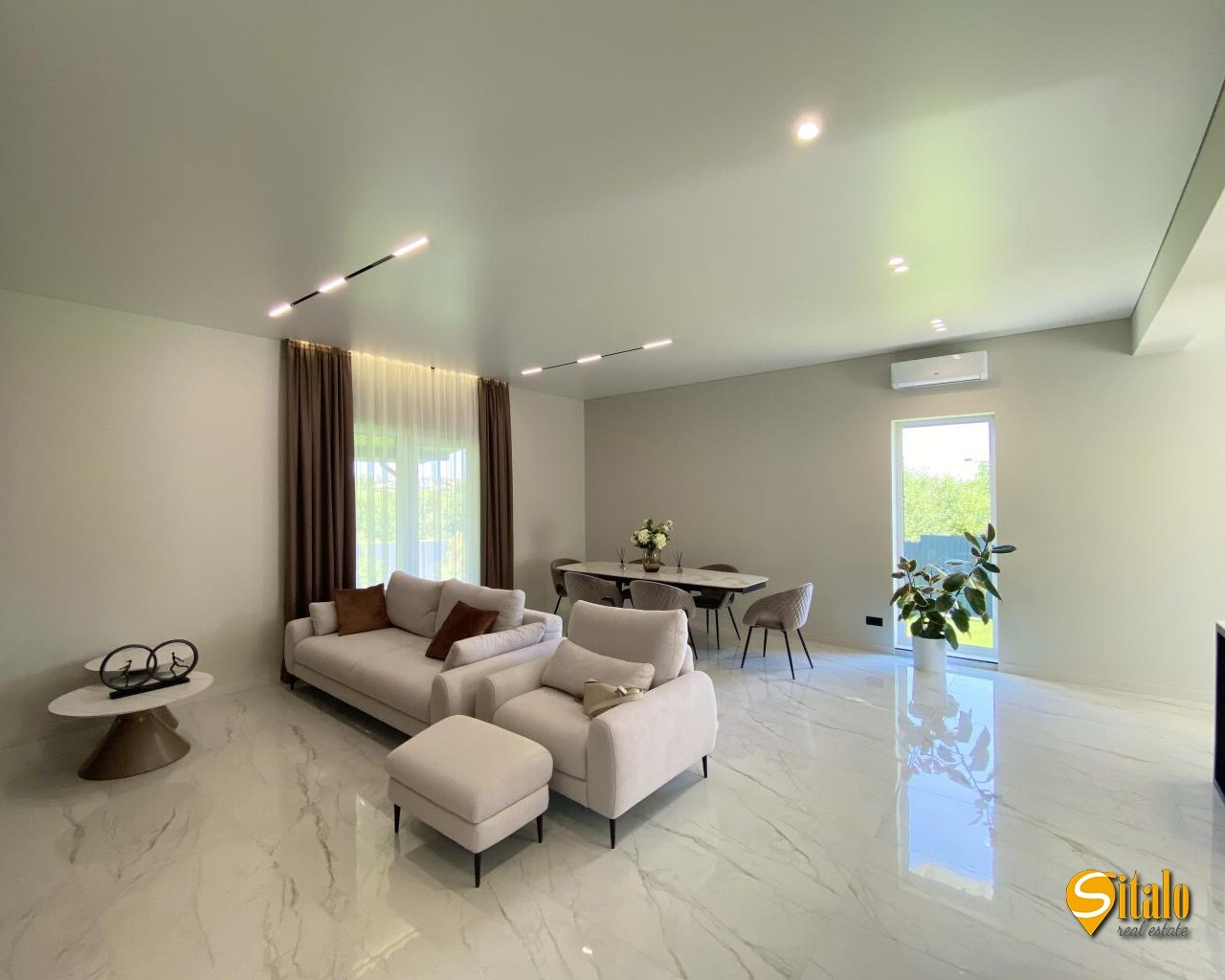 Продаж будинку 210 м²