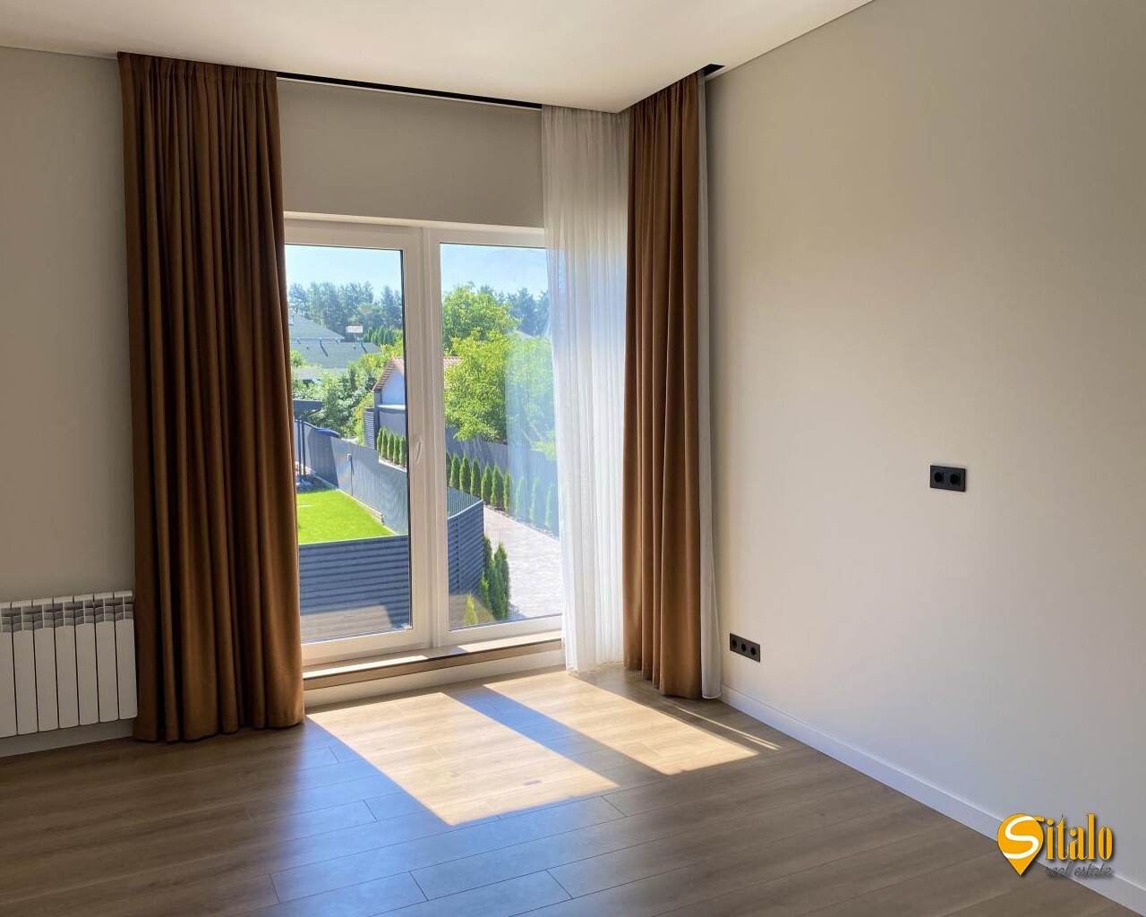 Продаж будинку 210 м²