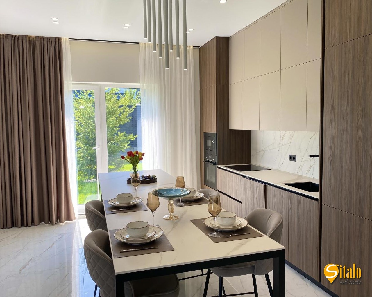 Продаж будинку 210 м²