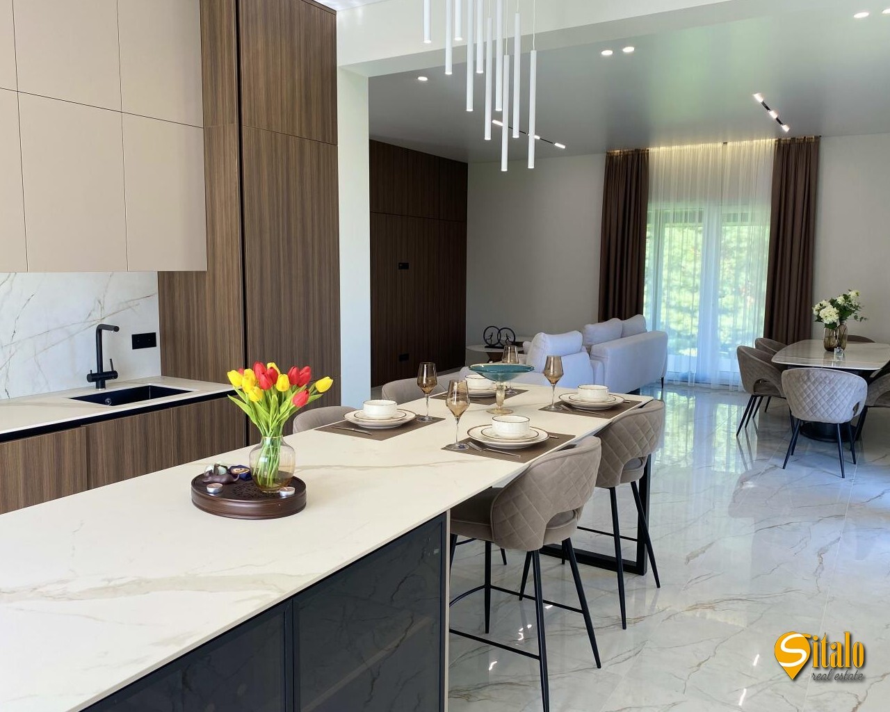 Продаж будинку 210 м²