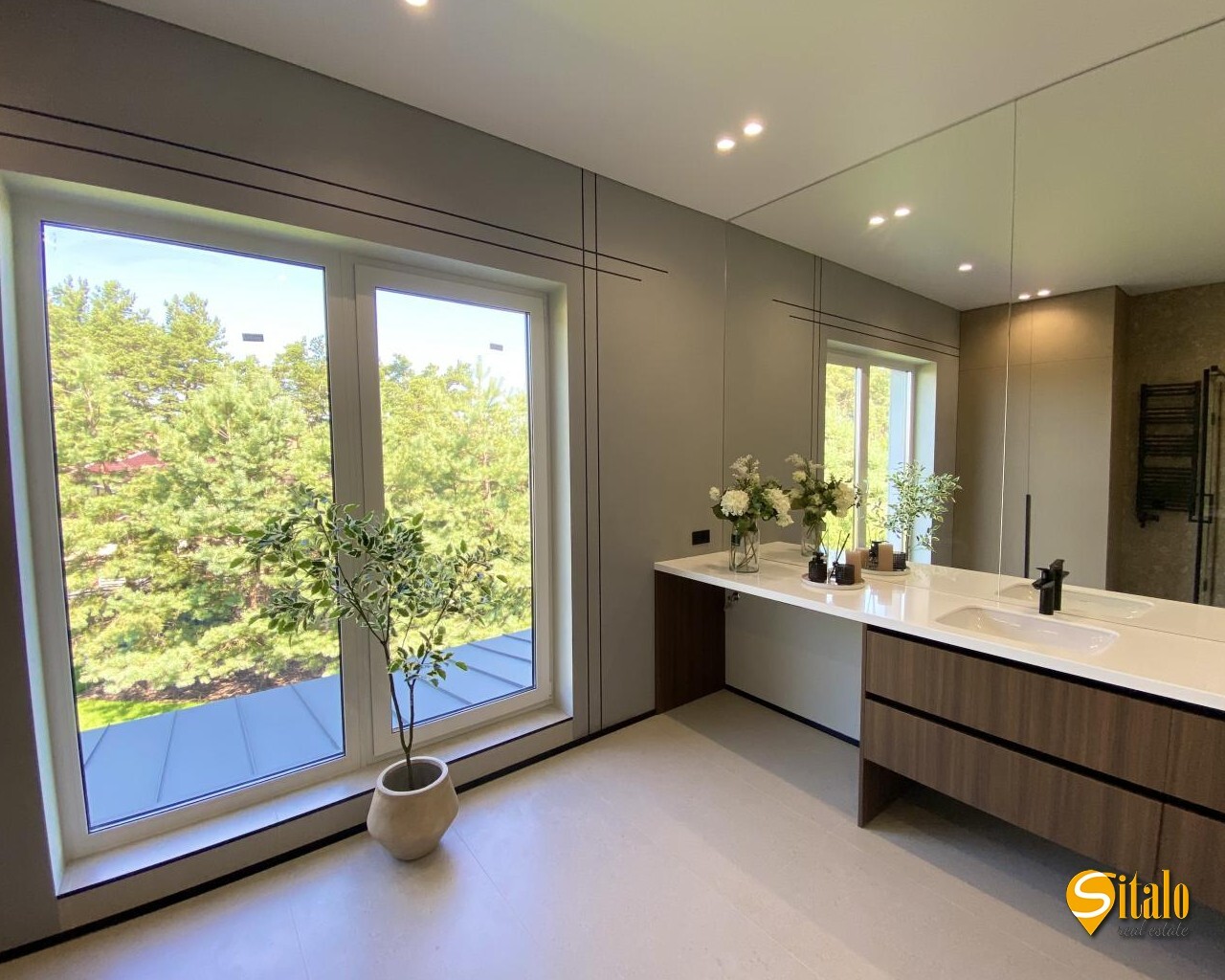 Продаж будинку 210 м²
