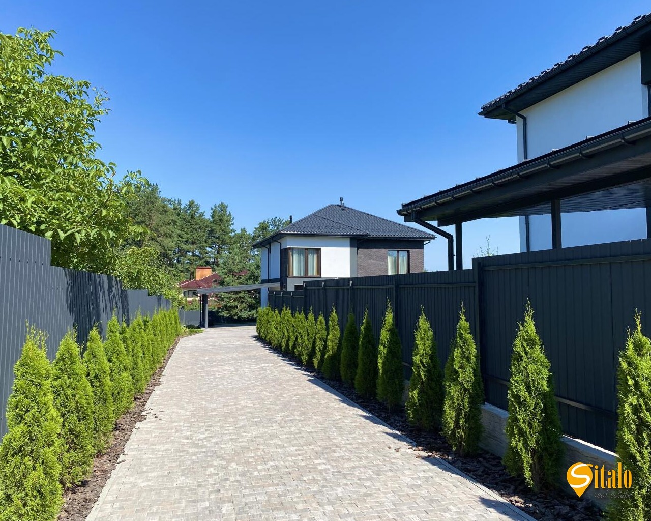 Продаж будинку 210 м²