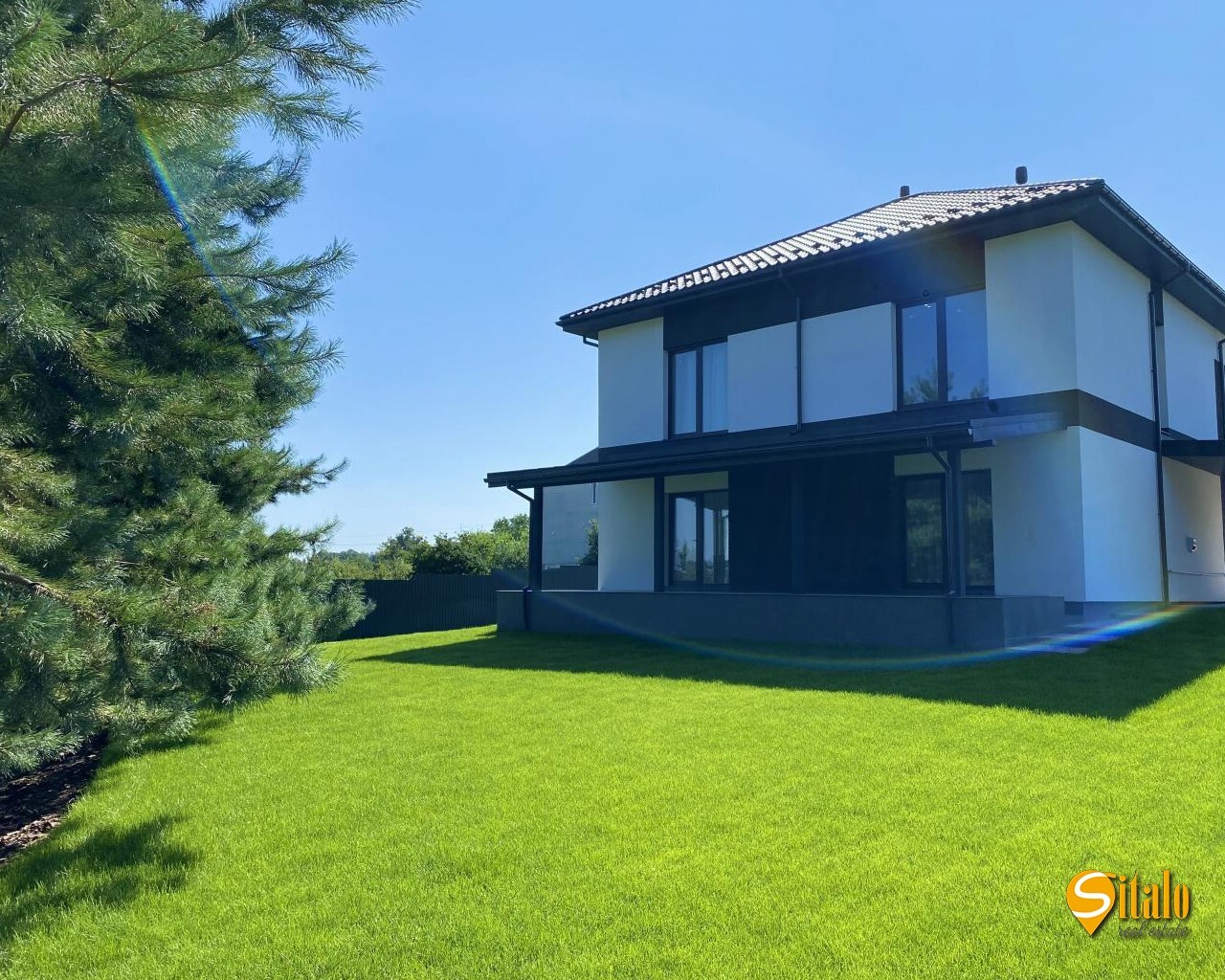Продаж будинку 210 м²