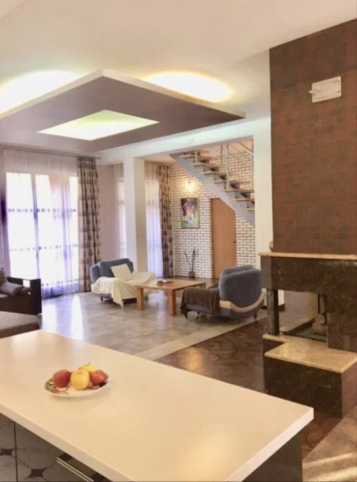 Аренда дома 300 м², Радистов пер.