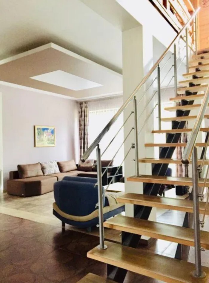 Аренда дома 300 м², Радистов пер.