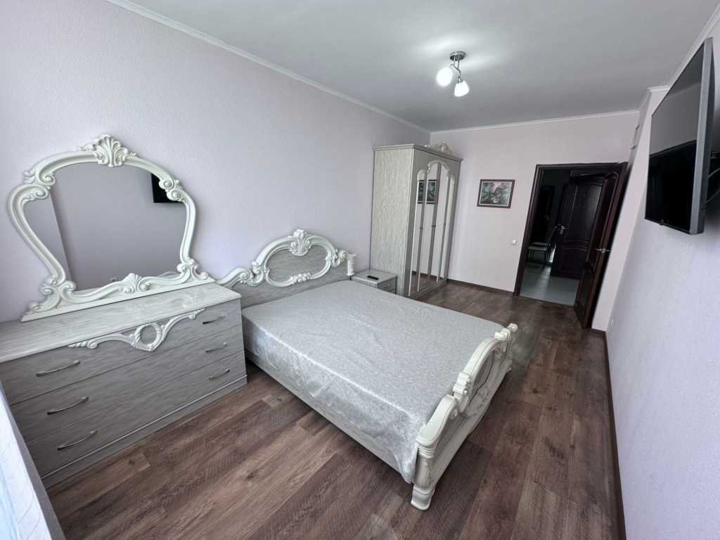 Аренда 2-комнатной квартиры 75 м², Семьи Кульженков ул., 33