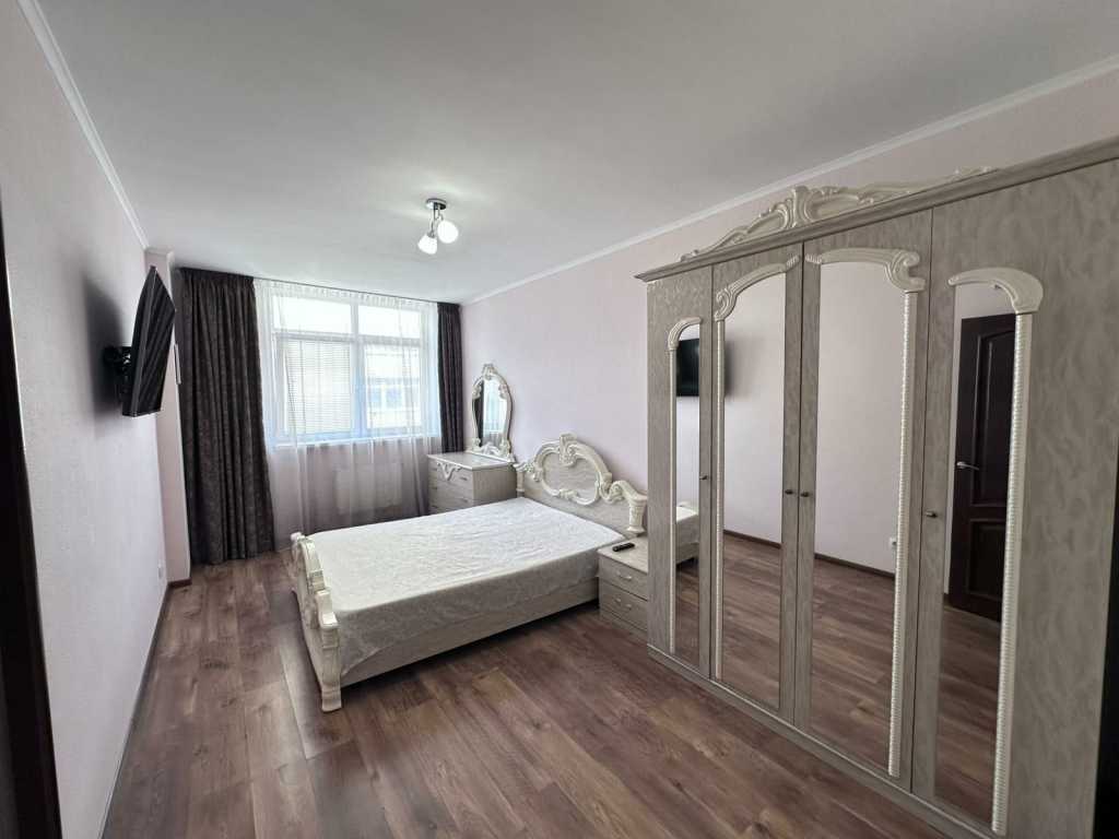 Аренда 2-комнатной квартиры 75 м², Семьи Кульженков ул., 33
