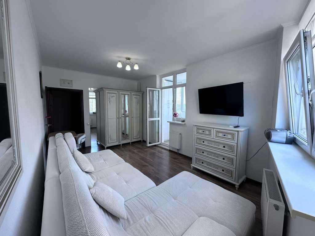 Аренда 2-комнатной квартиры 75 м², Семьи Кульженков ул., 33