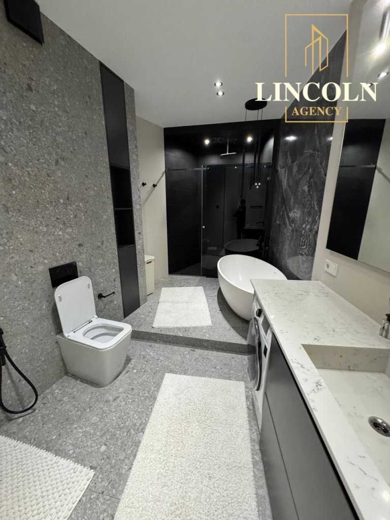 Продаж 3-кімнатної квартири 120 м², Буслівська вул., 12