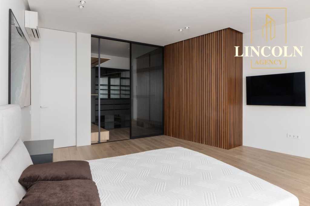 Продаж 3-кімнатної квартири 120 м², Буслівська вул., 12