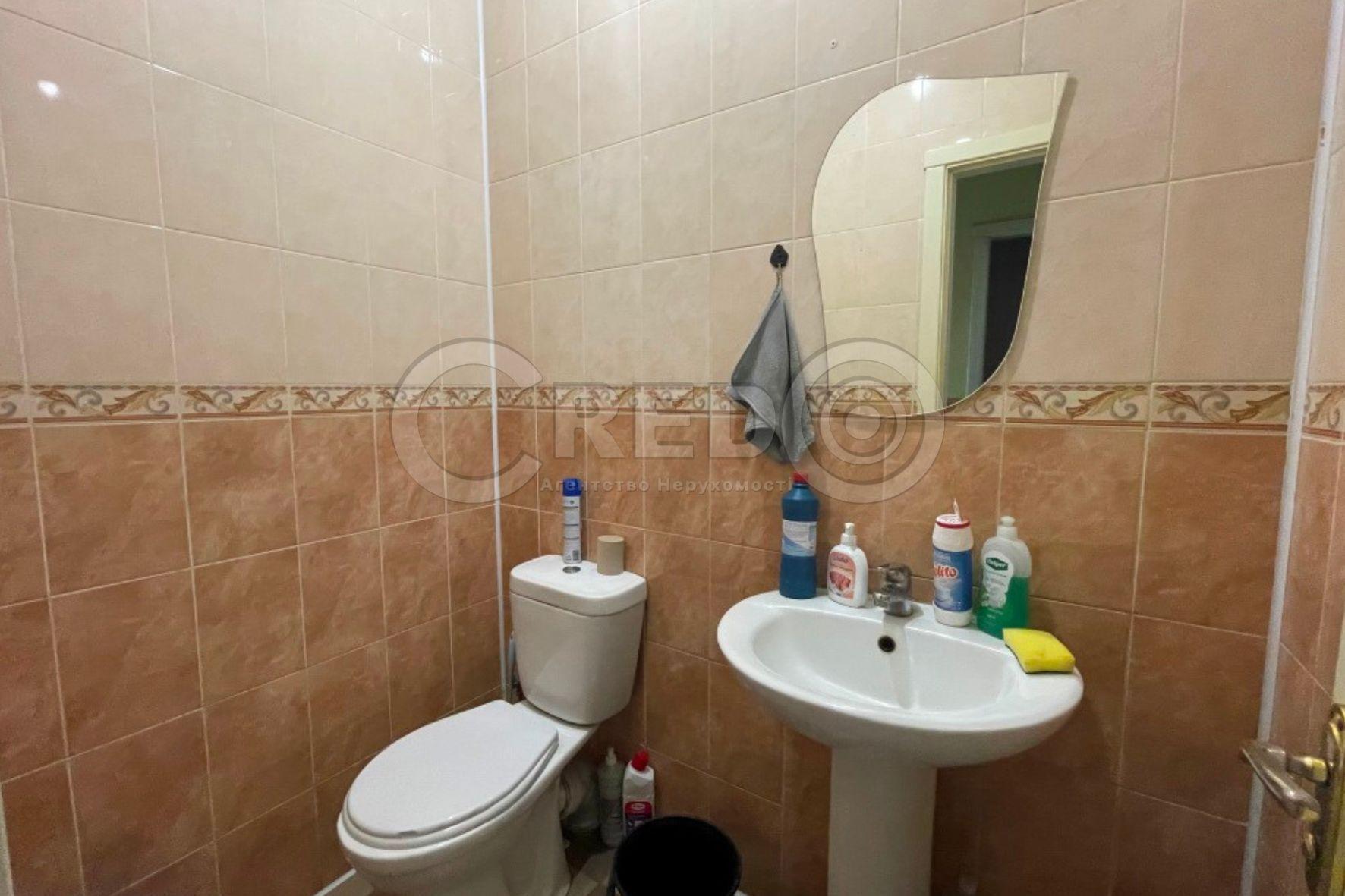 Оренда магазину 52.6 м², Вокзальна вул.