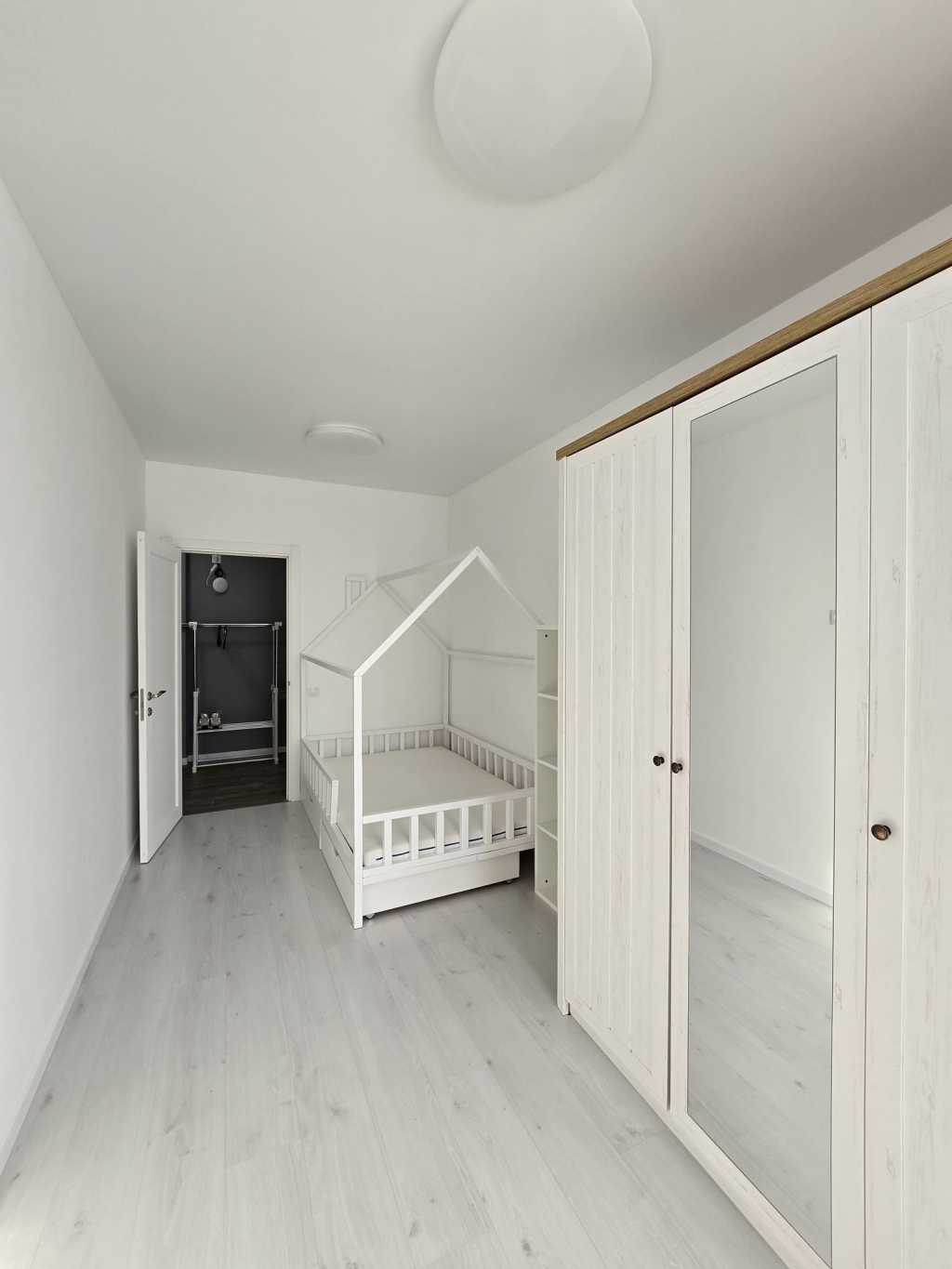 Продажа 2-комнатной квартиры 62 м², Метрологическая ул.