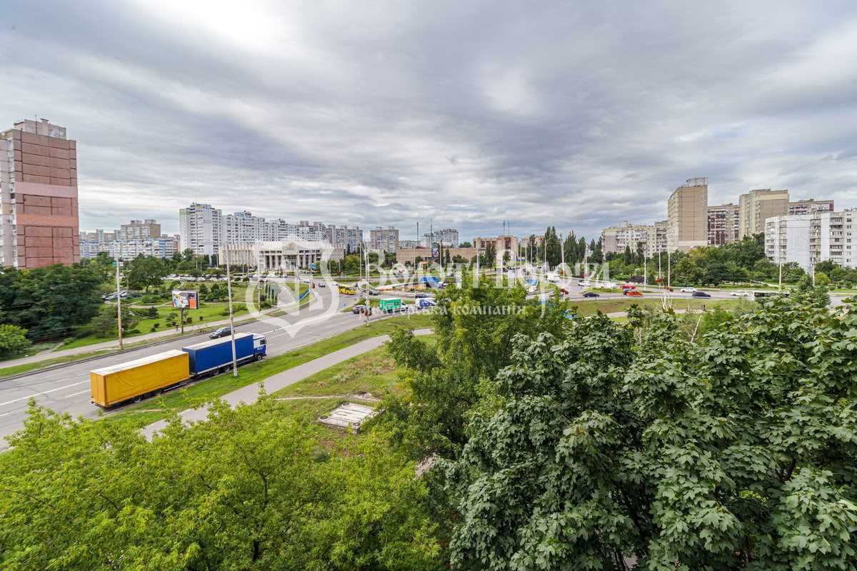 Продажа 4-комнатной квартиры 95 м², Теодора Драйзера ул., 10