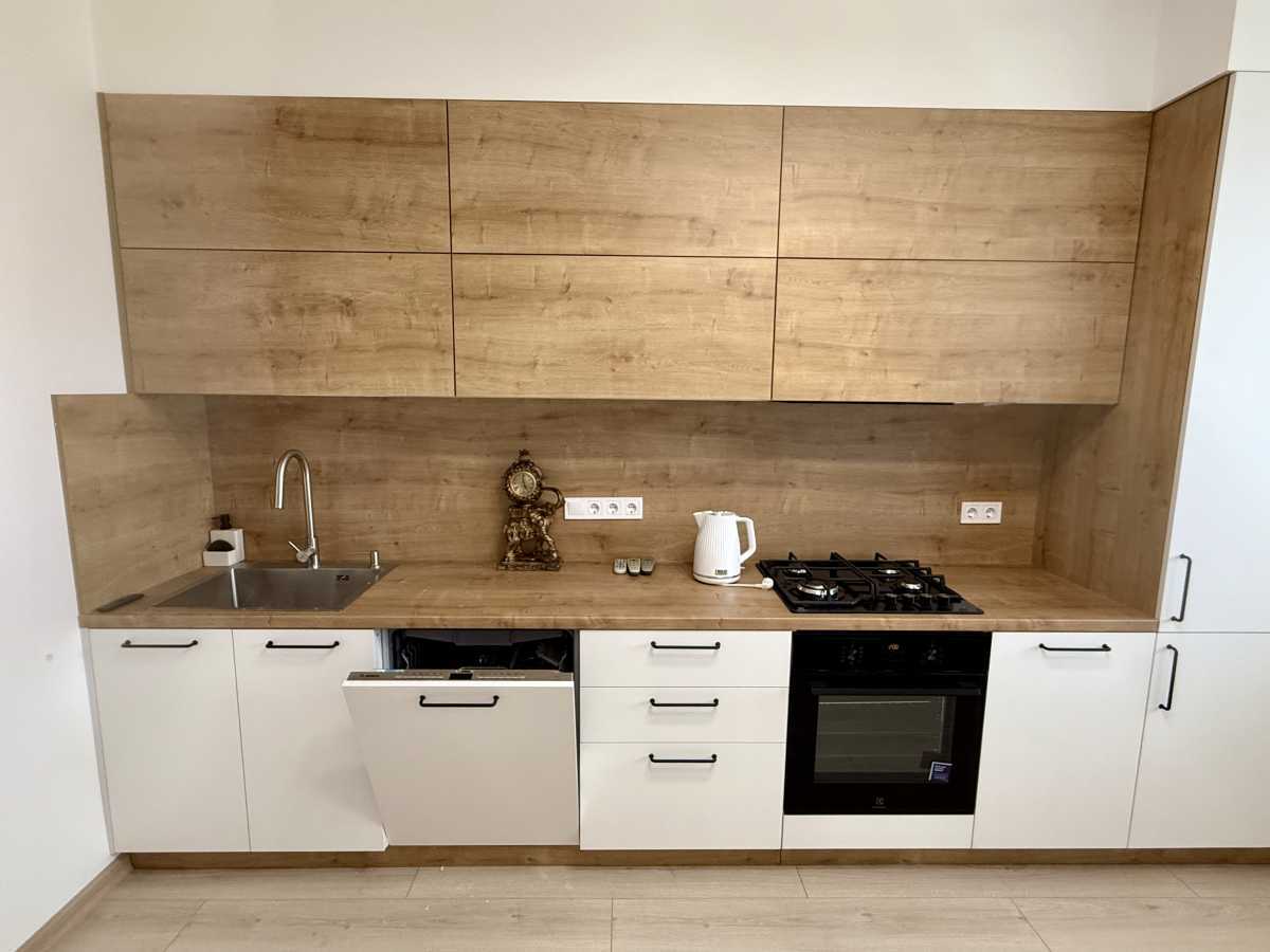 Оренда 3-кімнатної квартири 115 м², Добровольців, 3А