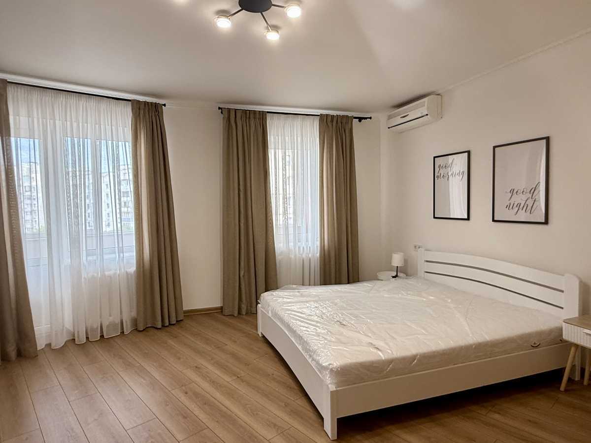 Оренда 3-кімнатної квартири 115 м², Добровольців, 3А