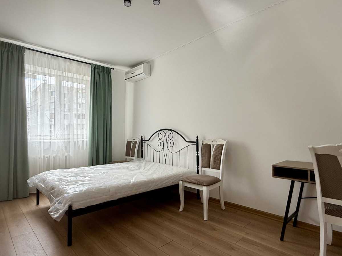 Оренда 3-кімнатної квартири 115 м², Добровольців, 3А