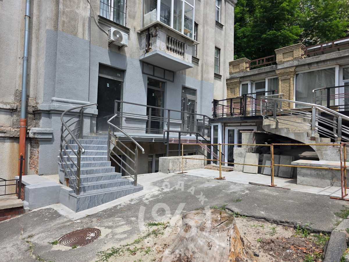 Продажа другого торгового помещения 110 м², Шелковичная ул., 38
