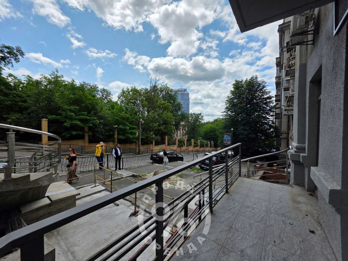 Продажа другого торгового помещения 110 м², Шелковичная ул., 38